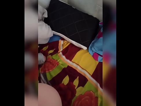 ❤️ زميلتي في السكن تبقى في المنزل بمفردها لأن زوجها يذهب في إجازة وأغتنم الفرصة لمضاجعتها وملء مؤخرتها بالحليب ؛ الجنس